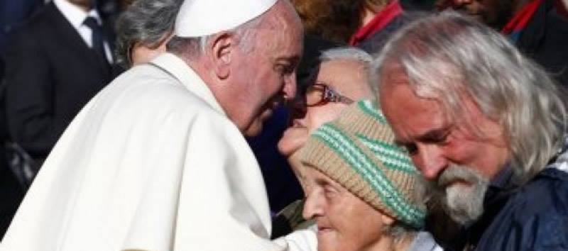 “Dichosos los que se atrevan a poner su felicidad en Alguien y no en algo, en Dios y no en el dinero.”